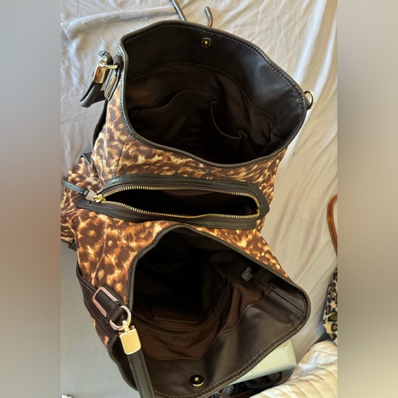 Designer Handbag - Picture 7 of 7